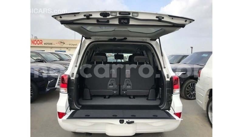 Big with watermark toyota land cruiser cabo delgado import dubai 7059