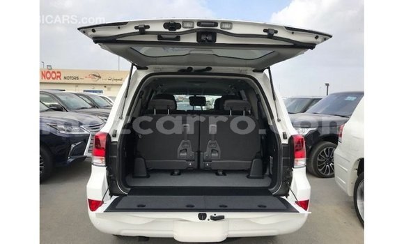 Buy Import Toyota Land Cruiser White Car in Import - Dubai in Cabo Delgado Buy Import Toyota Land Cruiser White Car in Import - Dubai in Cabo Delgado