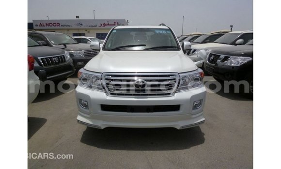 Buy Import Toyota Land Cruiser White Car in Import - Dubai in Cabo Delgado Buy Import Toyota Land Cruiser White Car in Import - Dubai in Cabo Delgado