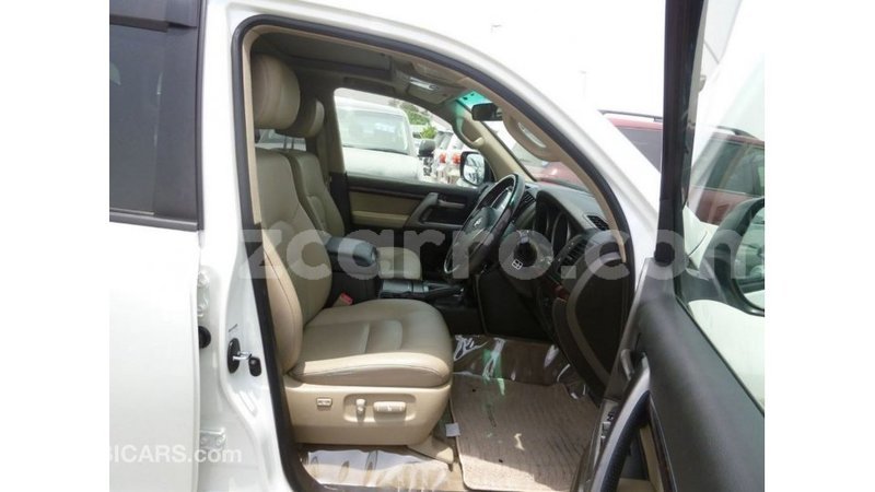 Big with watermark toyota land cruiser cabo delgado import dubai 7063