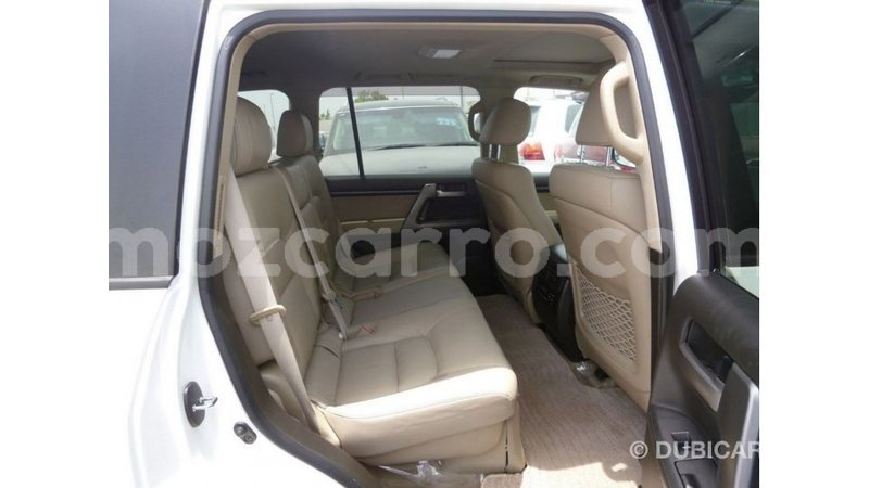 Big with watermark toyota land cruiser cabo delgado import dubai 7063