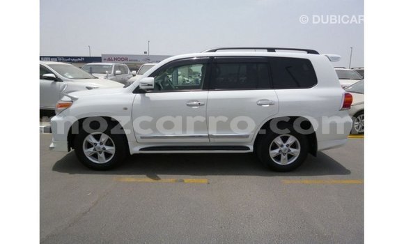 Buy Import Toyota Land Cruiser White Car in Import - Dubai in Cabo Delgado Buy Import Toyota Land Cruiser White Car in Import - Dubai in Cabo Delgado