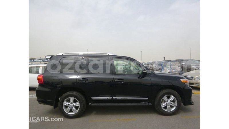 Big with watermark toyota land cruiser cabo delgado import dubai 7066