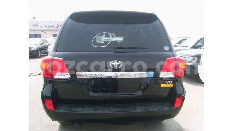Big with watermark toyota land cruiser cabo delgado import dubai 7068