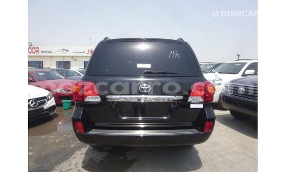 Nunua Imported Toyota Land Cruiser Nyeusi Gari ndani ya Import - Dubai nchini Cabo Delgado Nunua Imported Toyota Land Cruiser Nyeusi Gari ndani ya Import - Dubai nchini Cabo Delgado