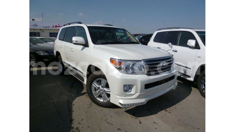 Big with watermark toyota land cruiser cabo delgado import dubai 7072