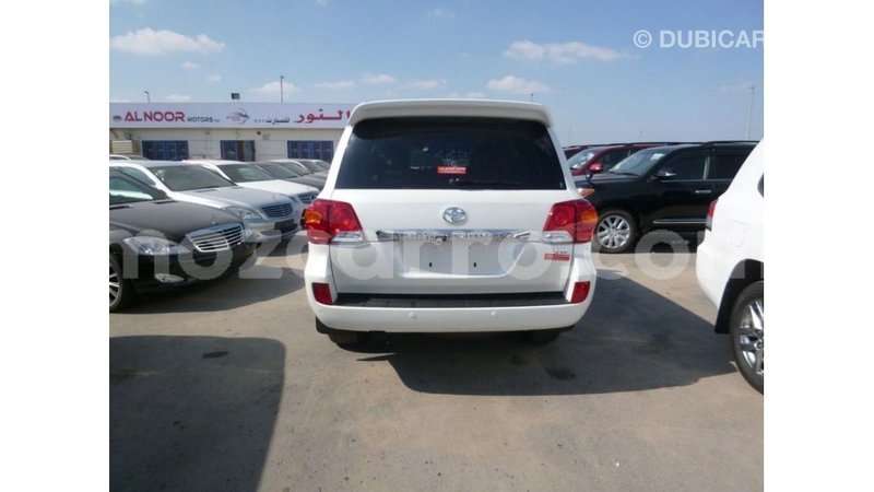 Big with watermark toyota land cruiser cabo delgado import dubai 7072