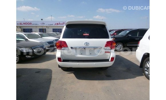 Tenga Imported Toyota Land Cruiser Chena Mota in Import - Dubai in Cabo Delgado Tenga Imported Toyota Land Cruiser Chena Mota in Import - Dubai in Cabo Delgado