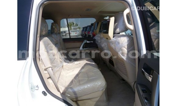 Tenga Imported Toyota Land Cruiser Chena Mota in Import - Dubai in Cabo Delgado Tenga Imported Toyota Land Cruiser Chena Mota in Import - Dubai in Cabo Delgado
