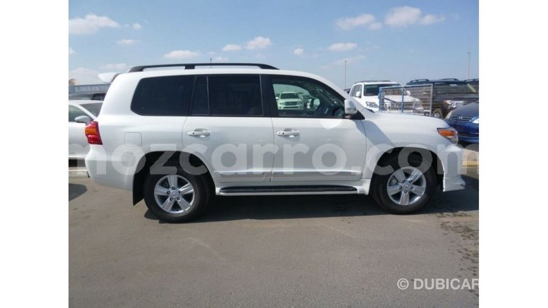 Big with watermark toyota land cruiser cabo delgado import dubai 7072