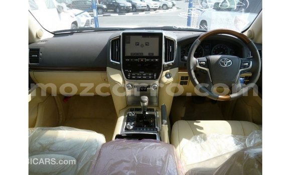 Comprar Importar Toyota Land Cruiser Branco Carro em Import - Dubai em Cabo Delgado Comprar Importar Toyota Land Cruiser Branco Carro em Import - Dubai em Cabo Delgado