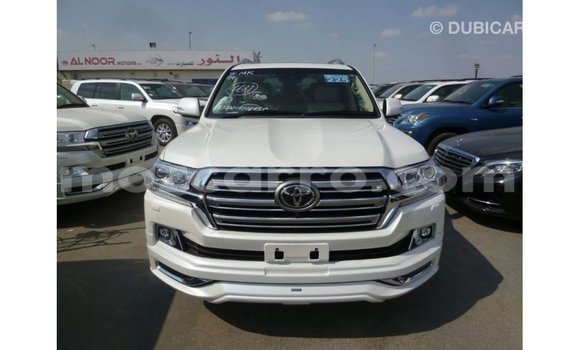 Comprar Importar Toyota Land Cruiser Branco Carro em Import - Dubai em Cabo Delgado Comprar Importar Toyota Land Cruiser Branco Carro em Import - Dubai em Cabo Delgado