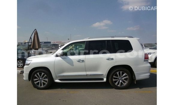 Comprar Importar Toyota Land Cruiser Branco Carro em Import - Dubai em Cabo Delgado Comprar Importar Toyota Land Cruiser Branco Carro em Import - Dubai em Cabo Delgado