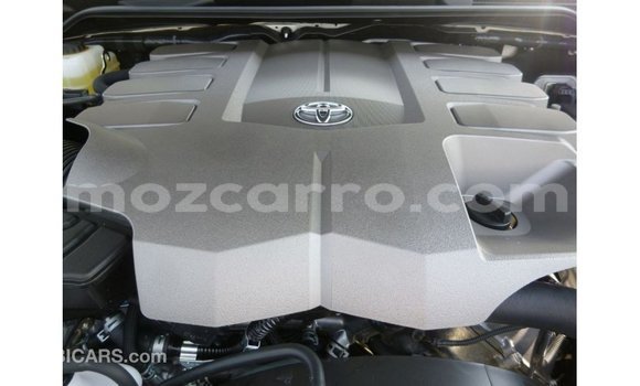 Comprar Importar Toyota Land Cruiser Branco Carro em Import - Dubai em Cabo Delgado Comprar Importar Toyota Land Cruiser Branco Carro em Import - Dubai em Cabo Delgado