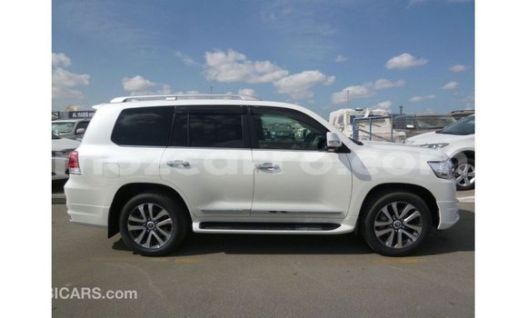 Buy Import Toyota Land Cruiser White Car in Import - Dubai in Cabo Delgado Buy Import Toyota Land Cruiser White Car in Import - Dubai in Cabo Delgado