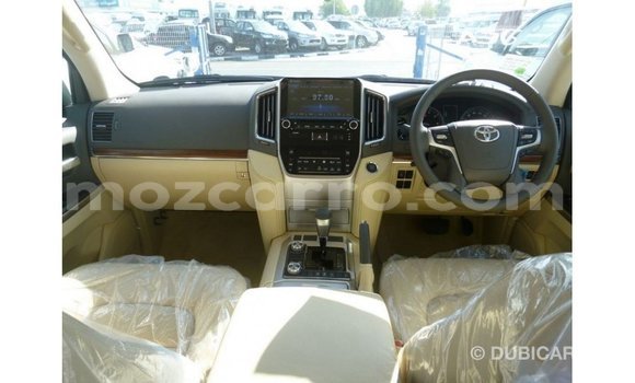 Nunua Imported Toyota Land Cruiser Nyeupe Gari ndani ya Import - Dubai nchini Cabo Delgado Nunua Imported Toyota Land Cruiser Nyeupe Gari ndani ya Import - Dubai nchini Cabo Delgado