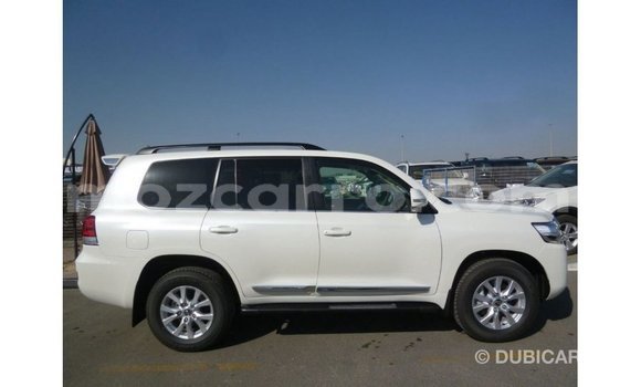 Nunua Imported Toyota Land Cruiser Nyeupe Gari ndani ya Import - Dubai nchini Cabo Delgado Nunua Imported Toyota Land Cruiser Nyeupe Gari ndani ya Import - Dubai nchini Cabo Delgado