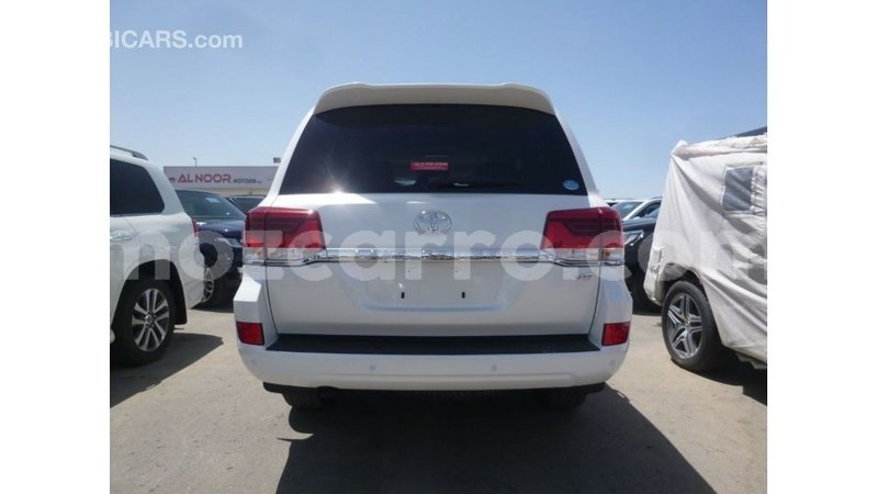 Big with watermark toyota land cruiser cabo delgado import dubai 7081