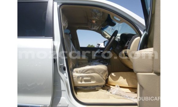 Nunua Imported Toyota Land Cruiser Nyeupe Gari ndani ya Import - Dubai nchini Cabo Delgado Nunua Imported Toyota Land Cruiser Nyeupe Gari ndani ya Import - Dubai nchini Cabo Delgado