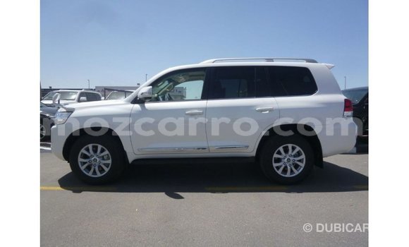 Nunua Imported Toyota Land Cruiser Nyeupe Gari ndani ya Import - Dubai nchini Cabo Delgado Nunua Imported Toyota Land Cruiser Nyeupe Gari ndani ya Import - Dubai nchini Cabo Delgado