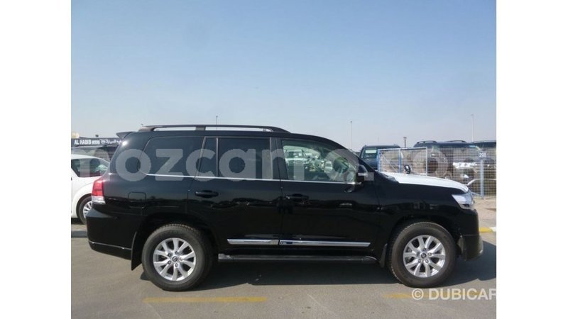 Big with watermark toyota land cruiser cabo delgado import dubai 7084