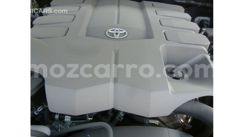 Big with watermark toyota land cruiser cabo delgado import dubai 7084