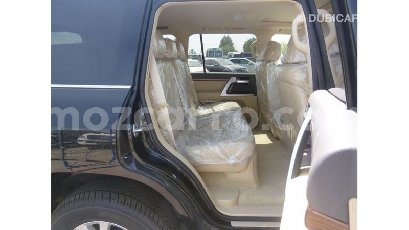 Big with watermark toyota land cruiser cabo delgado import dubai 7085