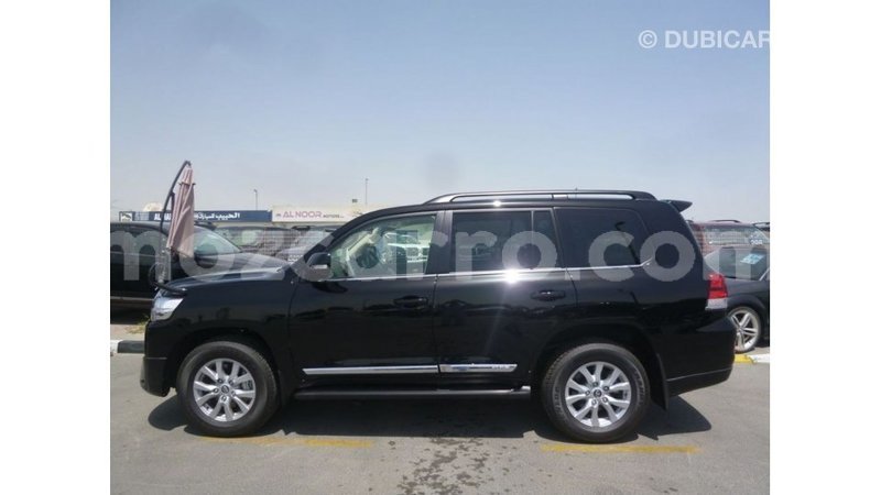 Big with watermark toyota land cruiser cabo delgado import dubai 7086