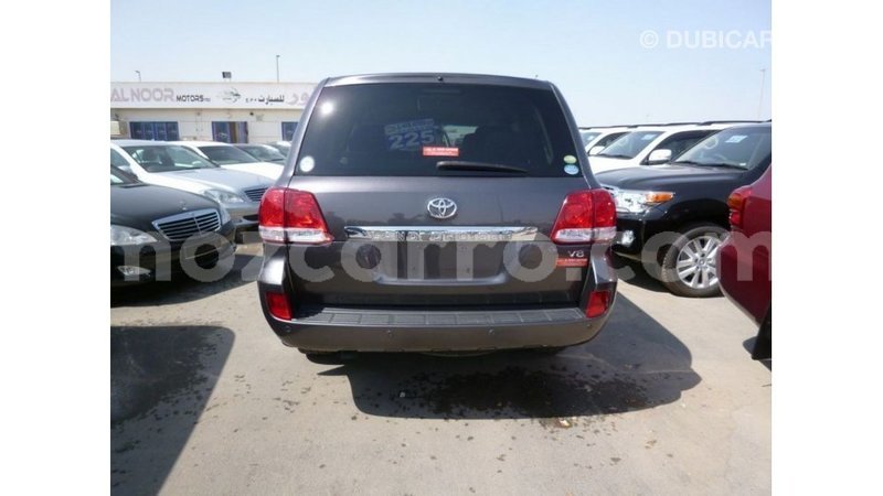 Big with watermark toyota land cruiser cabo delgado import dubai 7094