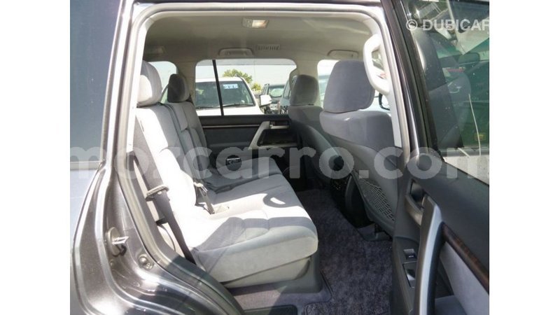 Big with watermark toyota land cruiser cabo delgado import dubai 7094