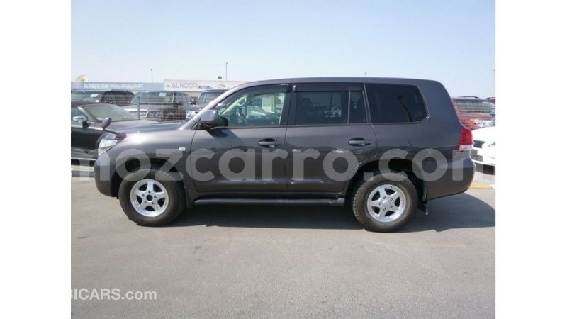 Big with watermark toyota land cruiser cabo delgado import dubai 7094