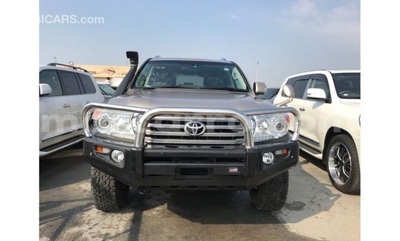 Comprar Importar Toyota Land Cruiser De outros Carro em Import - Dubai em Cabo Delgado Comprar Importar Toyota Land Cruiser De outros Carro em Import - Dubai em Cabo Delgado