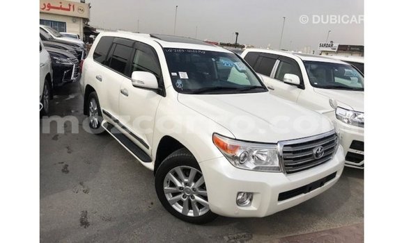 Comprar Importar Toyota Land Cruiser Branco Carro em Import - Dubai em Cabo Delgado Comprar Importar Toyota Land Cruiser Branco Carro em Import - Dubai em Cabo Delgado
