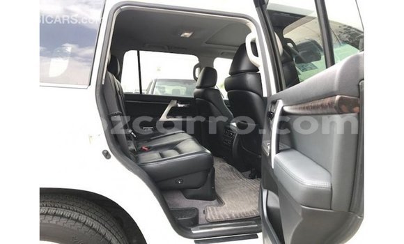 Comprar Importar Toyota Land Cruiser Branco Carro em Import - Dubai em Cabo Delgado Comprar Importar Toyota Land Cruiser Branco Carro em Import - Dubai em Cabo Delgado