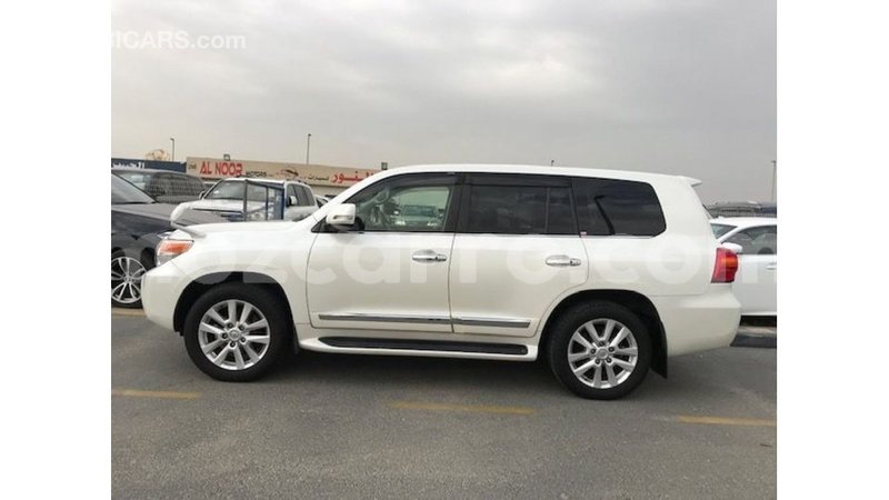 Big with watermark toyota land cruiser cabo delgado import dubai 7098