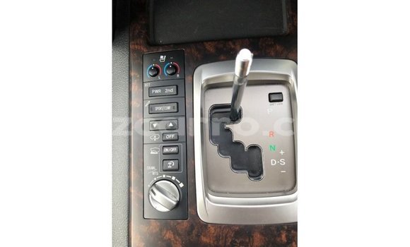 Comprar Importar Toyota Land Cruiser Branco Carro em Import - Dubai em Cabo Delgado Comprar Importar Toyota Land Cruiser Branco Carro em Import - Dubai em Cabo Delgado