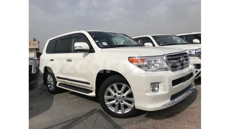 Big with watermark toyota land cruiser cabo delgado import dubai 7099