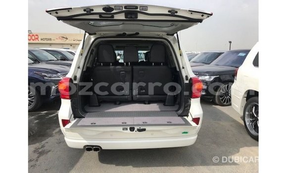 Comprar Importar Toyota Land Cruiser Branco Carro em Import - Dubai em Cabo Delgado Comprar Importar Toyota Land Cruiser Branco Carro em Import - Dubai em Cabo Delgado