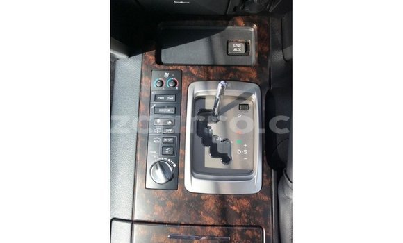 Comprar Importar Toyota Land Cruiser Branco Carro em Import - Dubai em Cabo Delgado Comprar Importar Toyota Land Cruiser Branco Carro em Import - Dubai em Cabo Delgado