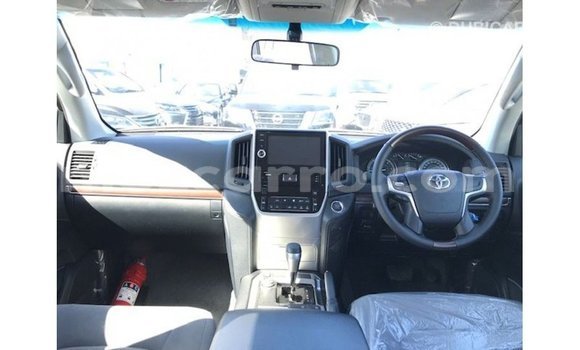 Tenga Imported Toyota Land Cruiser Chena Mota in Import - Dubai in Cabo Delgado Tenga Imported Toyota Land Cruiser Chena Mota in Import - Dubai in Cabo Delgado