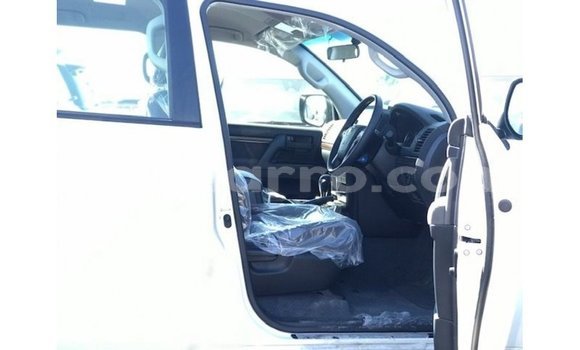 Tenga Imported Toyota Land Cruiser Chena Mota in Import - Dubai in Cabo Delgado Tenga Imported Toyota Land Cruiser Chena Mota in Import - Dubai in Cabo Delgado