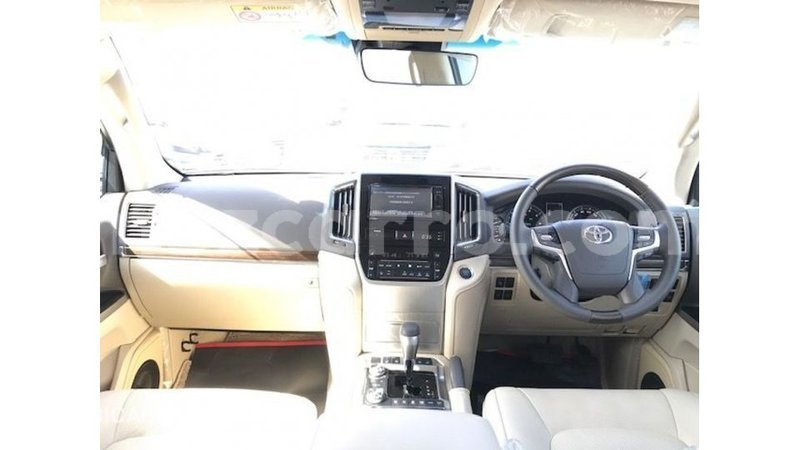 Big with watermark toyota land cruiser cabo delgado import dubai 7101