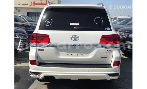 Nunua Imported Toyota Land Cruiser Nyeupe Gari ndani ya Import - Dubai nchini Cabo Delgado Nunua Imported Toyota Land Cruiser Nyeupe Gari ndani ya Import - Dubai nchini Cabo Delgado