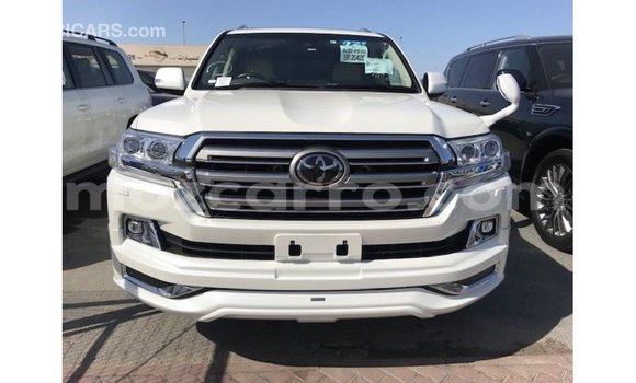 Nunua Imported Toyota Land Cruiser Nyeupe Gari ndani ya Import - Dubai nchini Cabo Delgado Nunua Imported Toyota Land Cruiser Nyeupe Gari ndani ya Import - Dubai nchini Cabo Delgado