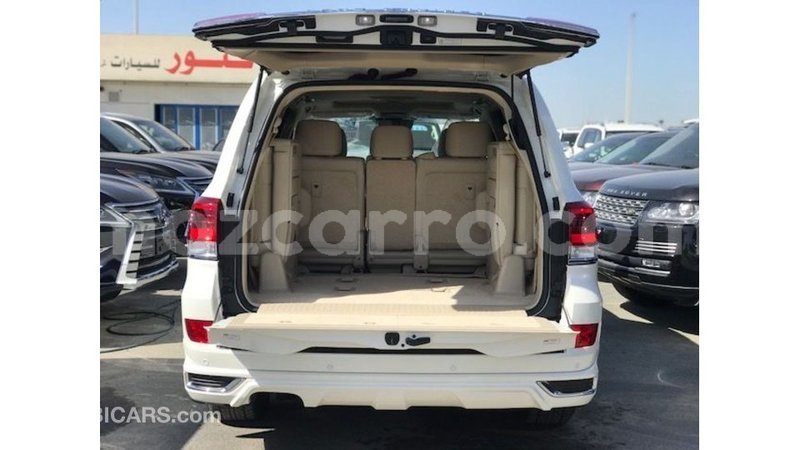 Big with watermark toyota land cruiser cabo delgado import dubai 7101