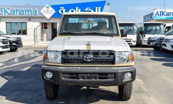 Buy Import Toyota Land Cruiser Beige Car in Import - Dubai in Cabo Delgado Buy Import Toyota Land Cruiser Beige Car in Import - Dubai in Cabo Delgado