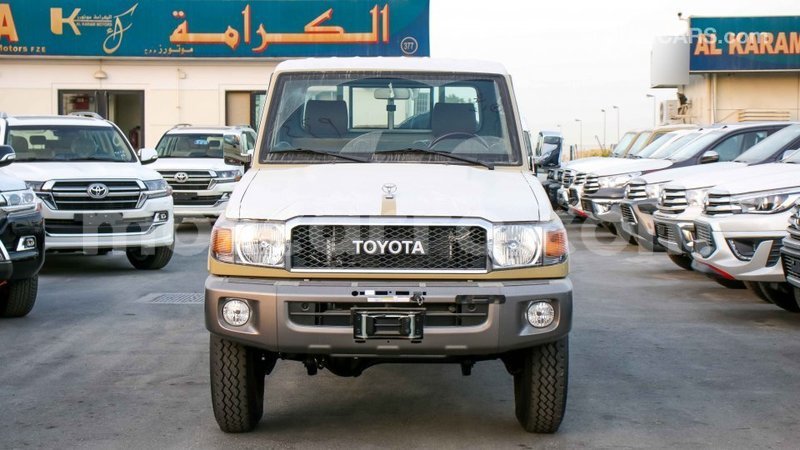 Big with watermark toyota land cruiser cabo delgado import dubai 7117