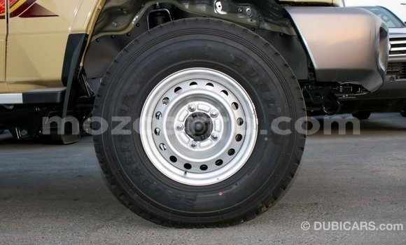 Tenga Imported Toyota Land Cruiser Beige Mota in Import - Dubai in Cabo Delgado Tenga Imported Toyota Land Cruiser Beige Mota in Import - Dubai in Cabo Delgado