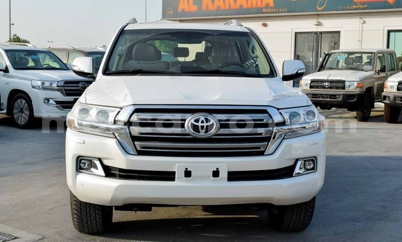 Comprar Importar Toyota Land Cruiser Branco Carro em Import - Dubai em Cabo Delgado Comprar Importar Toyota Land Cruiser Branco Carro em Import - Dubai em Cabo Delgado