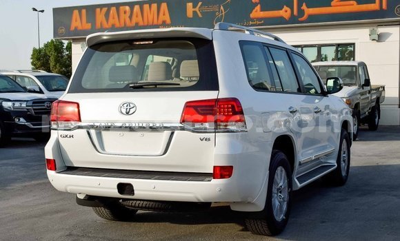 Comprar Importar Toyota Land Cruiser Branco Carro em Import - Dubai em Cabo Delgado Comprar Importar Toyota Land Cruiser Branco Carro em Import - Dubai em Cabo Delgado